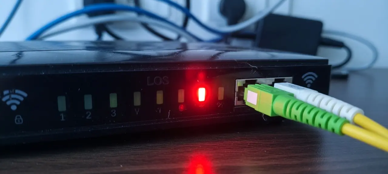 Red LOS light on your modem or ONT: what it means and how to fix it